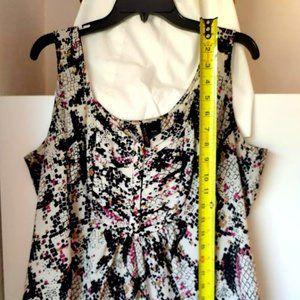 Bisou Bisou XL Blk, Wht, Fushia Sleeveless Top XL